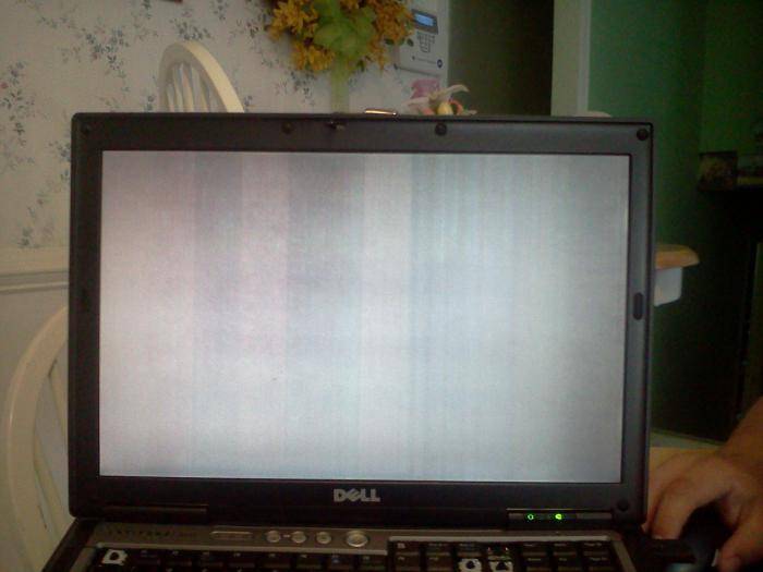 Причины появления белого экрана на ноутбуке