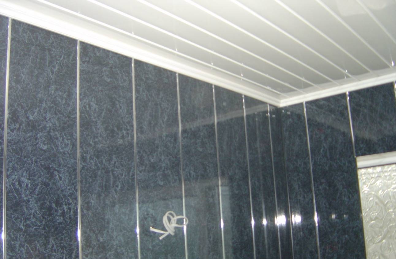 Особенности выбора и установки пластиковых панелей, имитирующих плитку для ванной