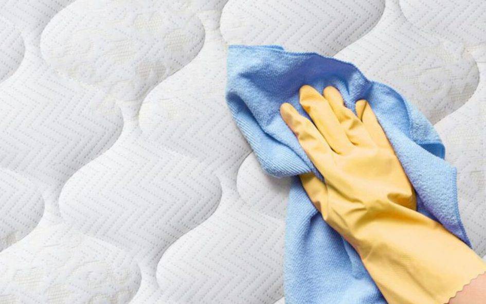 Эффективная чистка матраса в домашних условиях – как и чем удалить пятна с матраса?
