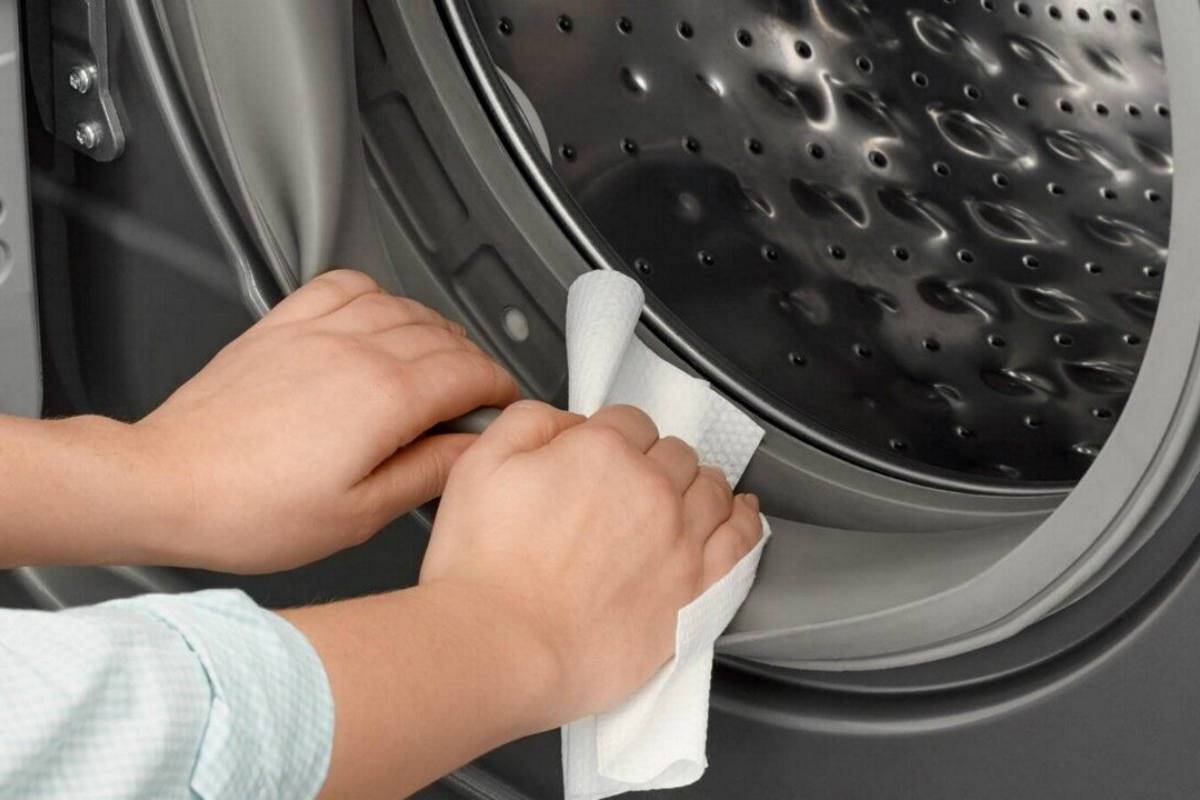 Избавляемся от затхлого запаха в стиральной машине