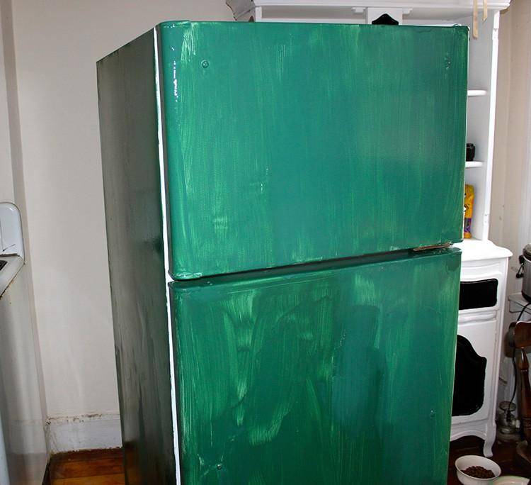 Как покрасить холодильник в домашних условиях своими руками, , можно ли снаружи акриловой краской, чем в другой цвет,
