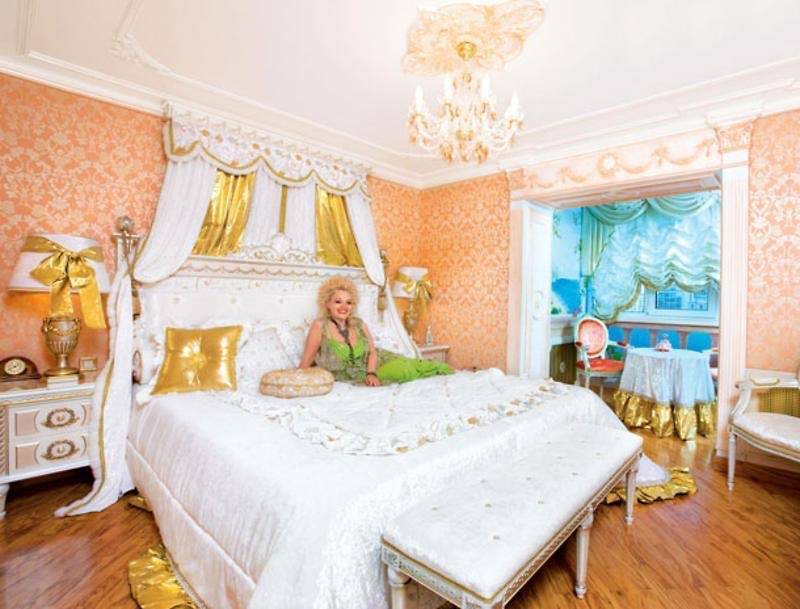 Цыганское барокко и леопардовый шик: посмотрите, в каких безвкусных домах живут российские звезды