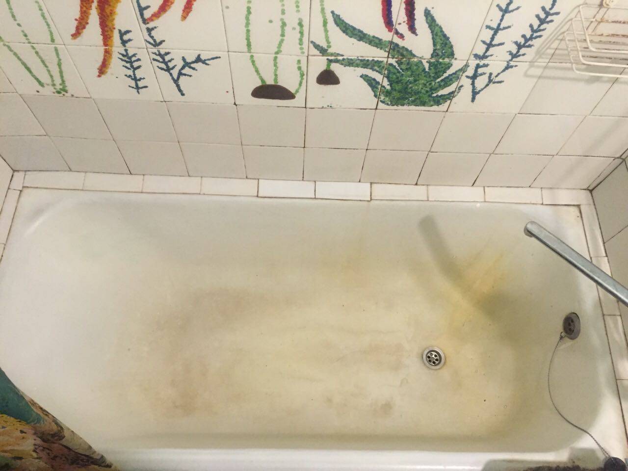 Как обновить старую чугунную ванну своими руками: ремонт чаш — sibear.ru