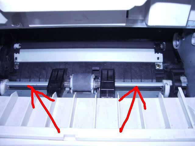 Инструкция, как достать лист и устранить проблему, если произошло замятие бумаги в принтере