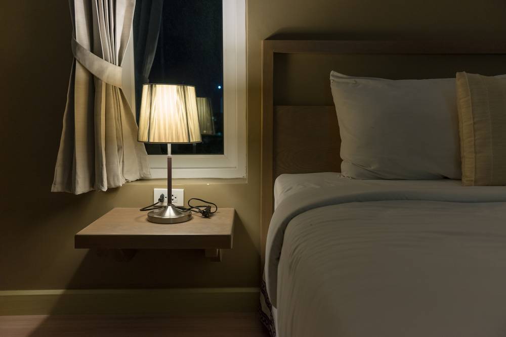Люстры в интерьере спальни:190+(фото) для современного дизайна