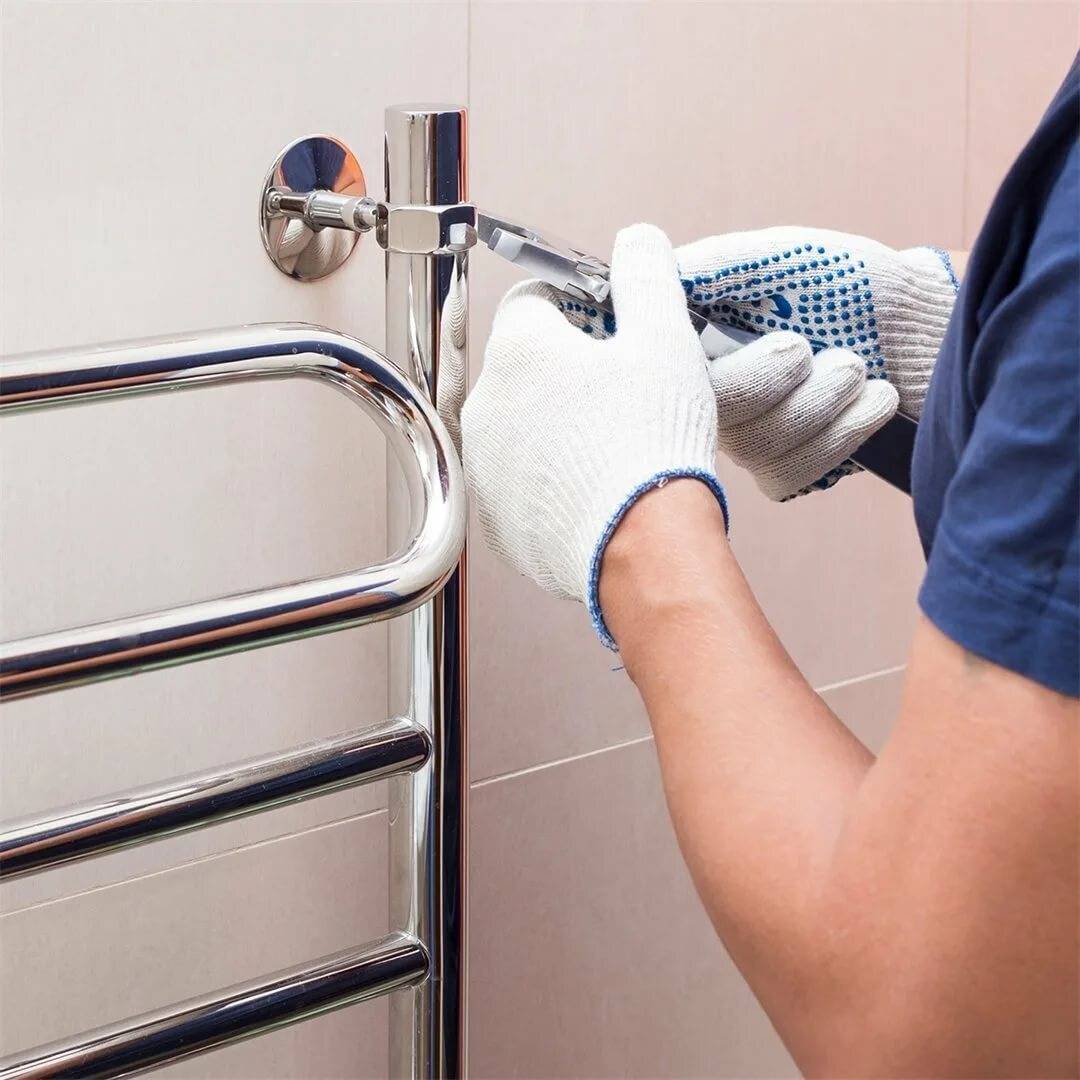 Замена полотенцесушителя в ванной: поэтапная инструкция для демонтажа и установки нового оборудования