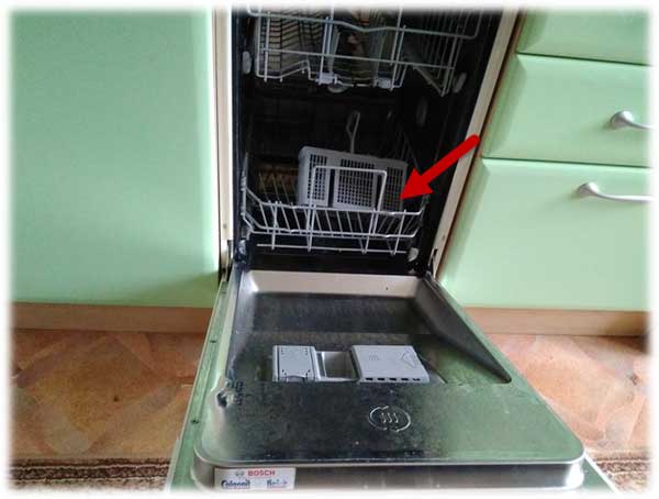 Не фиксируется дверь посудомоечной машины. почему не фиксируется дверца посудомоечной машины
