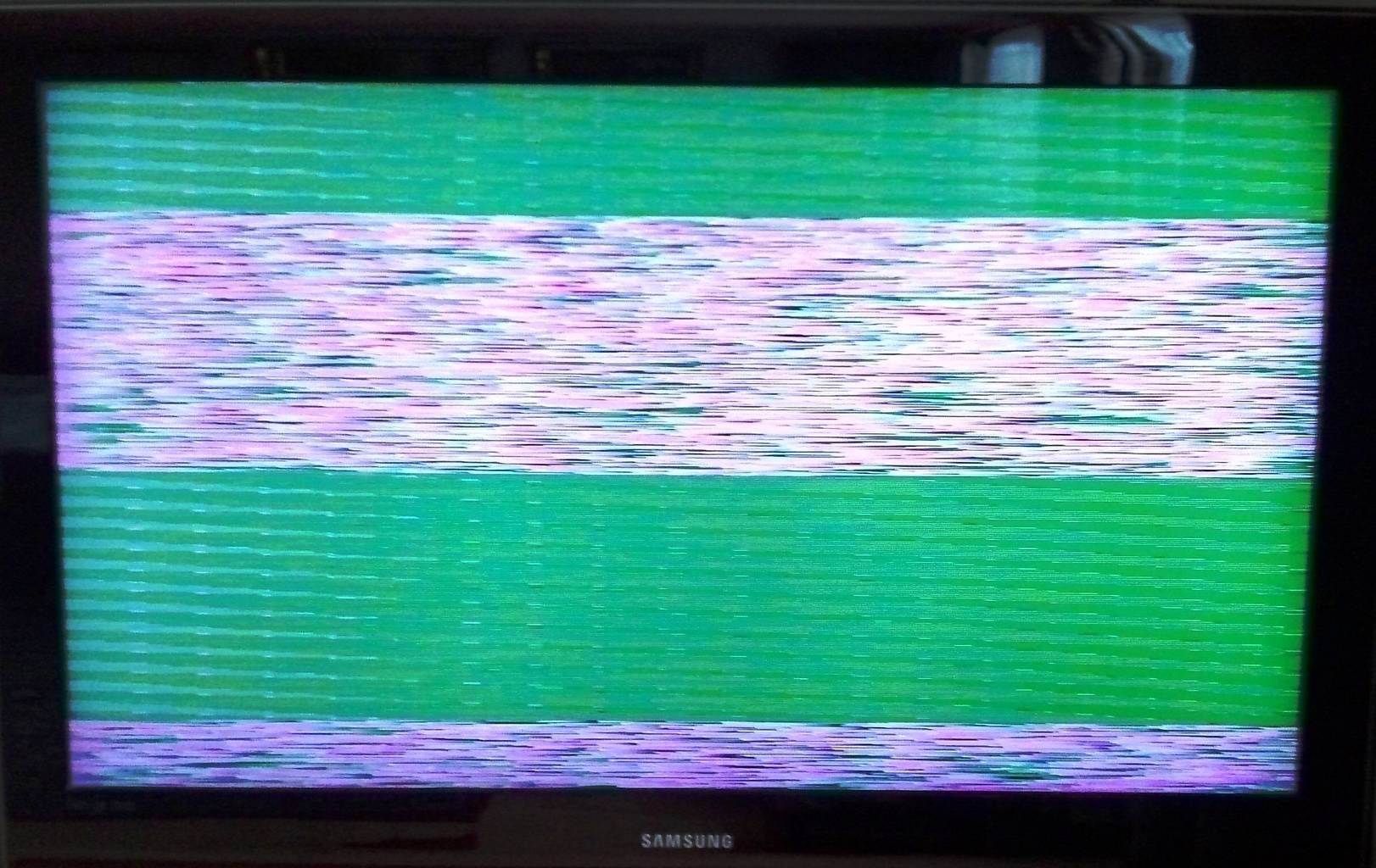 Вертикальные и горизонтальные полосы на экране телевизора 2020
