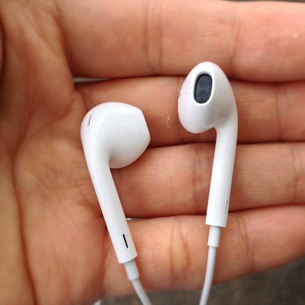 Наушники аирподсы проводные. Apple Earpods. Проводные наушники Apple 2022. Наушники Apple Earpods. Аирподс проводные.