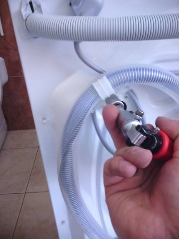 Как удлинить сливной шланг стиральной машины: можно ли это сделать, инструкция
