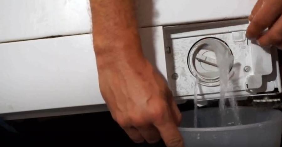 Как слить воду из стиральной машины если она ломалась