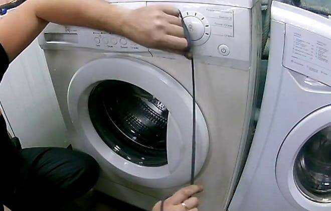 Течет стиральная машина снизу - причины и способы устранения