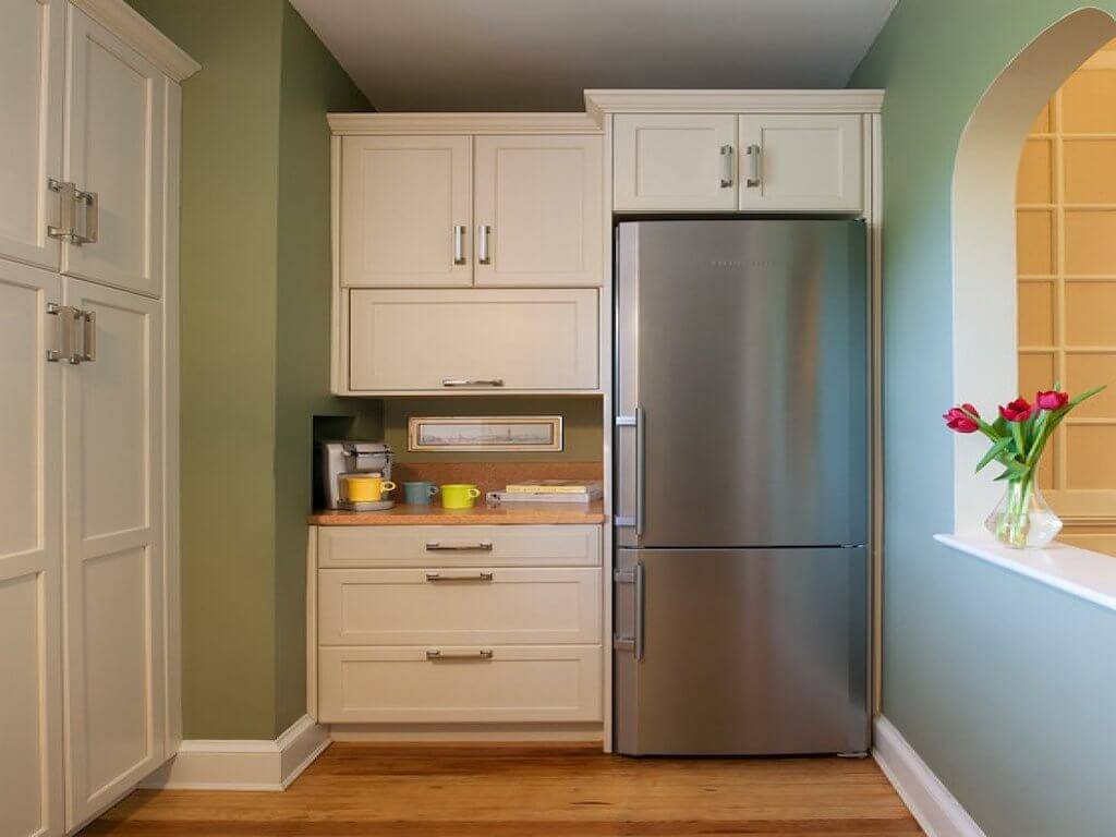 Как встроить обычный холодильник в шкаф? - папа карло