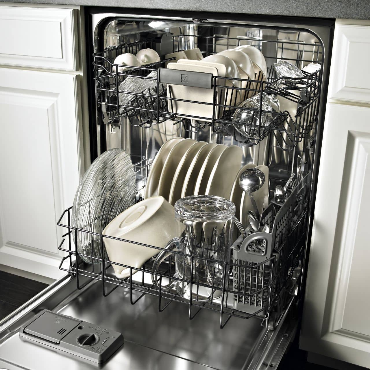 Как правильно загружать посуду в посудомоечную машину?