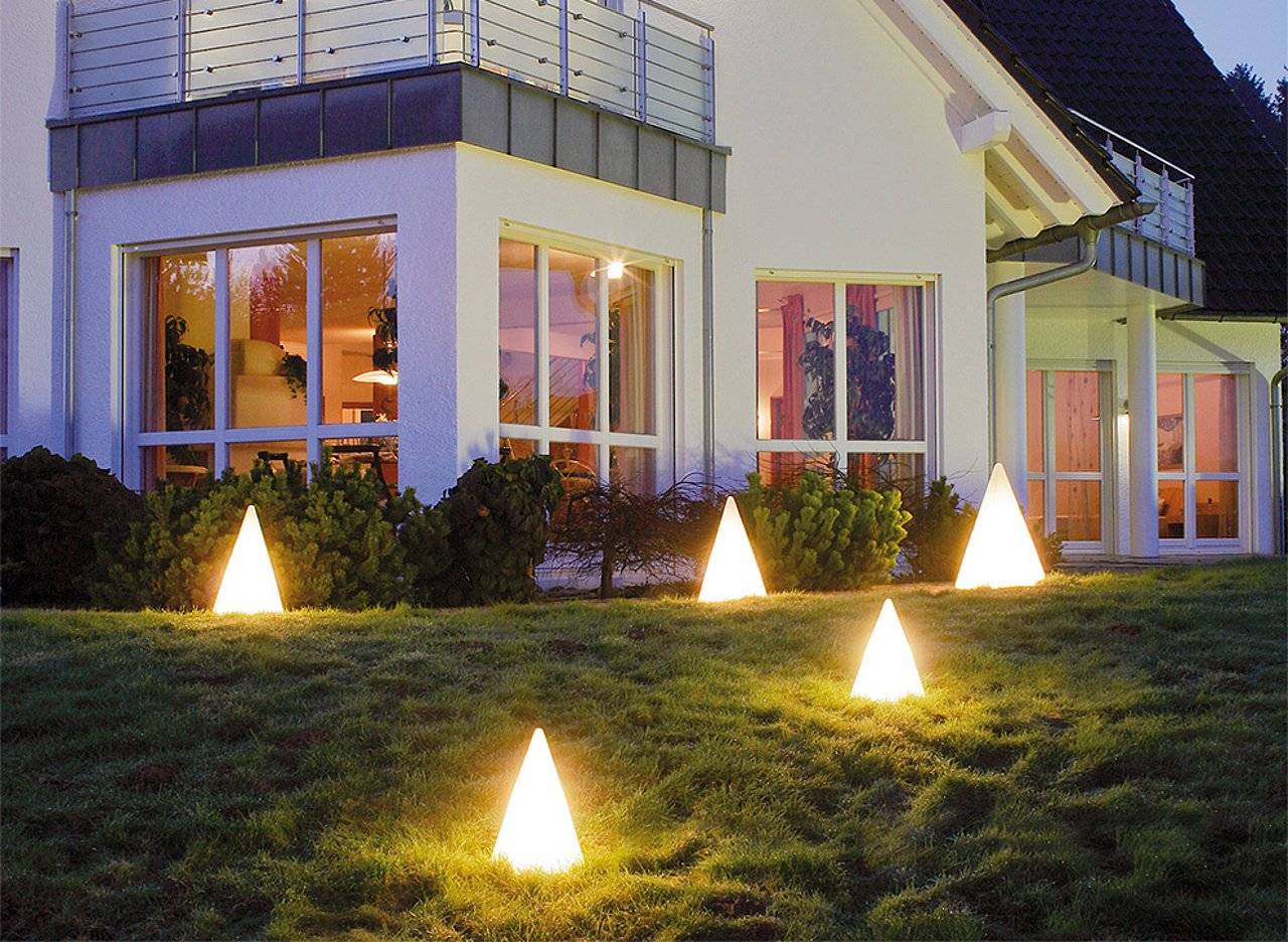Освещение участка загородного дома: 100 фото дизайна освещения дома. нюансы выбора подсветки, инструкция по монтажу своими руками