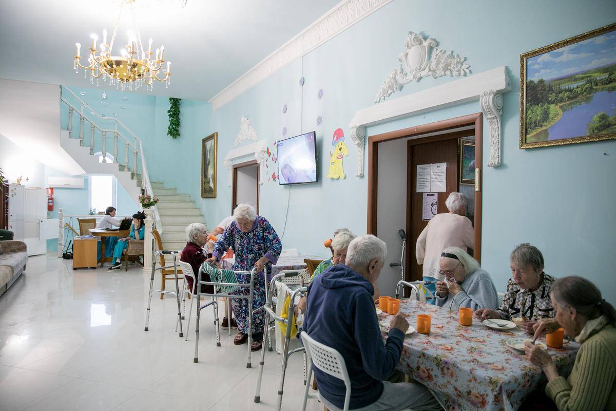 Чем занять пожилого человека дома? | долгожители
